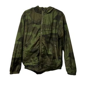 Gap kids green camouflage  lined windbreaker jacket